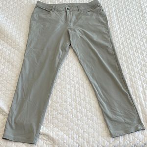 Lululemon ABC Golf/Casual Pant